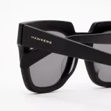 Солнцезащитные очки Hawkers x Paula Echevarria Mondaine Black Matte Chrome — фото 2