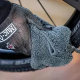 Салфетка полировочная Muc-Off Premium Microfibre серая — фото 4