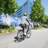 Городской велосипедный шлем Diezz Sport City с козырьком Titanium Soft — фото 4