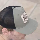 Кепка трекер Surf Monkey из переработанного полиэстера, 6 панелей, оливковая — фото 3