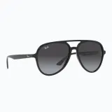 Солнцезащитные очки Ray-Ban RB4376, чёрные, градиентные линзы — фото 1