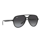 Солнцезащитные очки Ray-Ban RB4376, чёрные, градиентные линзы — фото 6