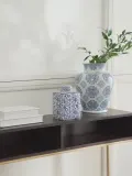 Ваза Ella с крышкой из фарфора высотой 17 см — фото 8