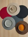 ASA SELECTION Комплект круглых салфеток под приборы из экокожи Pik, 2 шт, диаметр 38 см, бежевый матовый — фото 4