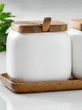 ladelle Набор ёмкостей с подносом Essentials из фарфора и акации, белый — фото 2