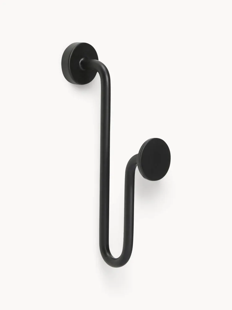 Hübsch Home Крючок настенный Swing из металла для одежды и полотенец, высота 13 см, чёрный матовый