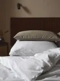 Westwing Collection Наволочка Comfort из хлопкового сатина, Ш 50 × Д 80 см, Белый — фото 7