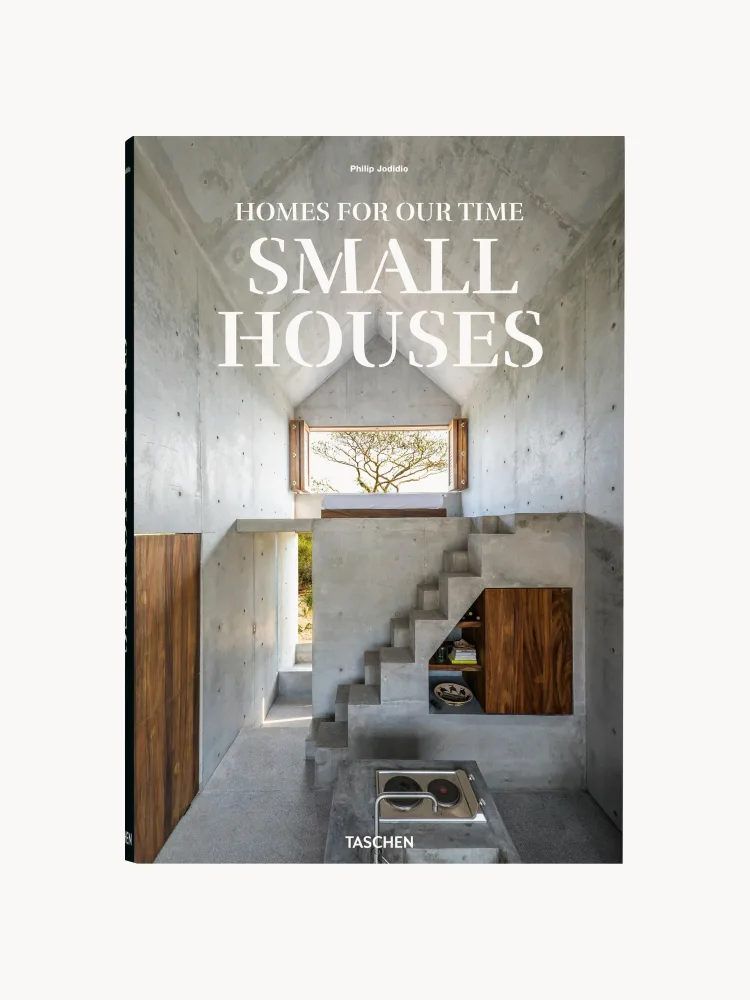 TASCHEN Книга-альбом Small Houses из серии Homes for our Time о компактной архитектуре, 456 страниц, 25х37 см