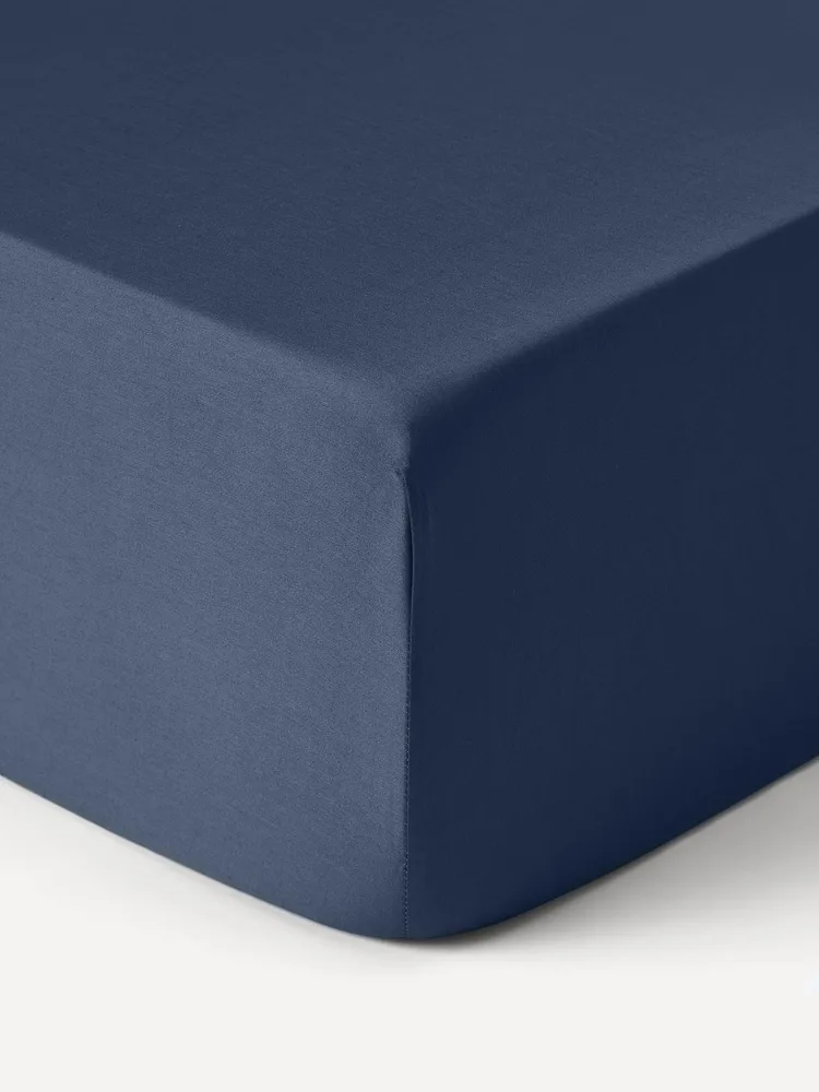 Westwing Collection Простыня на резинке Comfort из хлопкового сатина, темно-синяя