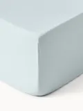 Westwing Collection Простыня на резинке Comfort из хлопкового сатина, светло-голубая — фото 4