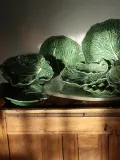 Bordallo Pinheiro Блюдо Cabbage с ручной росписью, в форме листа капусты, крупное — фото 6