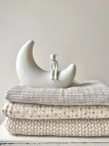 Cam Cam Copenhagen Настольный светильник детский Moon с плавной сменой цвета, силиконовый, 17х15х7 см, молочно-белый — фото 6