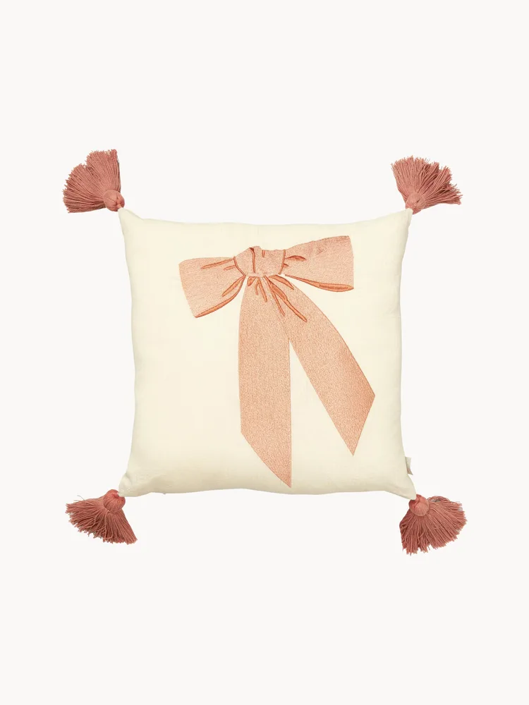 Cam Cam Copenhagen Подушка декоративная детская Bows с вышивкой и кисточками, 35х35 см, бежево-розовая