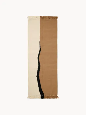 Ferm Living Ковер Soil ручного ткачества из шерсти с бахромой и полосатым узором, 70х180 см, коричневый с кремовым