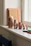 Ferm Living Kids Набор игрушек деревянных Critter в виде зверей-матрёшек, 5 фигурок, самая крупная 6х14 см, разноцветный — фото 5