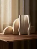 Ferm Living Ваза Moire из каменной керамики высотой 30 см — фото 8