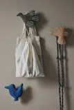 Ferm Living Kids Крючок для дома настенный Billie Bird из дерева осины, ручная резьба, 11х11 см, цвет светлого дерева — фото 4