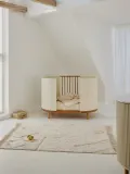 Kas Kopenhagen Простыня на резинке в детскую кроватку Kai ручной работы из хлопка, 70×120 см, кремово-белая — фото 4
