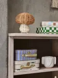 OYOY Mini Настольный светильник Mushroom из натурального ротанга ручного плетения, диаметр 15 см, светло-бежевый — фото 4