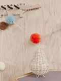 OYOY Mini Настольный светильник Pear из натурального ротанга ручного плетения, высота 18 см, светло-бежевый — фото 3