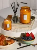 Ароматическая свеча Voluspa Japonica янтарь и сандаловое дерево — фото 6