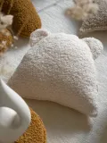 Wigiwama Подушка декоративная детская Teddy Bear с ушками мишки из плюша тедди, 37х40х10 см, молочно-белая — фото 5