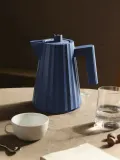 Alessi Чайник электрический Plisse с плиссированным корпусом, 1 л, дизайн Микеле Де Лукки, серо-синий — фото 2