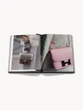 Assouline Книга-альбом Fashionphile: The Book of Iconic Bags о культовых сумках, 280 страниц, 25 x 33 см — фото 3