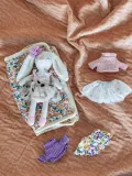 Мягкая игрушка Bloomingville Mini Milly, зайчик с сумочкой и одеждой, 6 предметов, 14 см, белый с розовым — фото 4