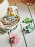 Bloomingville Mini Кукла Лара текстильная с сумкой и одеждой, набор 6 предметов, высота куклы 14 см, молочно-белая с голубым — фото 4