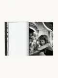 TASCHEN Книга Tina Turner с фотографиями Питера Линдберга, альбом на журнальный столик, твёрдый переплёт, 224 страницы, 24х33 см — фото 3