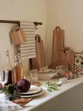 Разделочная доска Broste Copenhagen Olina из дуба ручной работы, 17 см — фото 2