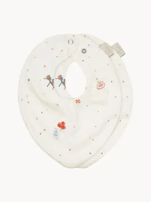 Cam Cam Copenhagen Слюнявчик детский Carousel хлопковый в форме банданы, набор 2 шт., 20х23 см, молочно-белый с красным