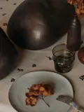 Ferm Living Декоративная статуэтка Bellure из каменной керамики, Ш 35 × В 18 см, Тёмно-коричневый — фото 2