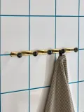 House Doctor Вешалка настенная Ball с пятью круглыми крючками ручной работы, металл и акрил, 35 см, чёрная с золотистым — фото 5