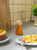 Мельница для соли и перца &klevering Halma из каучукового дерева, Ø 8 × В 15 см, Оранжевый — фото 4