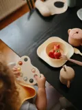 Mushie Миска детская Suction на присоске из пищевого силикона, 200 мл, диаметр 12 см, молочно-белая — фото 3