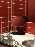 Normann Copenhagen Зеркало косметическое настольное Flip с подносом, высота 35 см, Ш 28 × В 35 см, Чёрный — фото 3