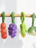 Oli & Carol Прорезыватель для зубов Grape в форме винограда из натурального каучука, 12 х 22 см, лавандово-зелёный — фото 4