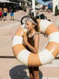 Petites Pommes Круг для плавания надувной детский Dolce с ручной росписью, диаметр 60 см, бежевый с молочно-белым — фото 8