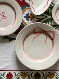 Pick a Poppy Тарелка большая Bow ручной росписи, Ø 28 см, Приглушённый белый — фото 2