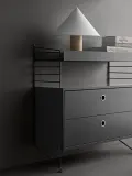 String Furniture Стойка напольная для стеллажа String System металлическая решётчатая, 30х85 см, тёмно-серая — фото 3