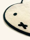 Maison Deux Ковер детский Miffy ручной тафтинг из новозеландской шерсти, 80х112 см, молочно-белый с чёрным — фото 3