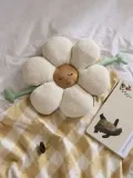 Kids Concept Подушка декоративная детская Friendly Flower в форме ромашки двусторонняя, 37х55 см, молочно-белая с мятным и жёлтым — фото 4