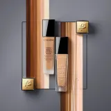 Lancome Teint Miracle - Тональная основа, осветляющая, 30 мл, оттенок 010 Beige Porcelaine — фото 2