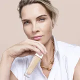 Lancome Teint Idole Ultra Wear Care & Glow - Розовое освещение увлажняющий тональный крем SPF 25 оттенок 330N, 30 ml — фото 5