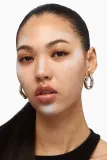 MAYBELLINE NEW YORK Instant Anti Age Eraser - Корректор в жидкой текстуре с аппликатором в виде губки оттенок Purple, 6 ml — фото 5