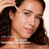 Clarins Skin Illusion Natural Hydrating Foundation - Розовое освещение увлажняющий тональный крем SPF 15 оттенок 110N Honey, 30 ml — фото 6