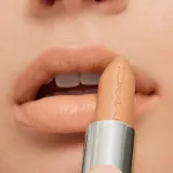 MAC Cosmetics MACximal Sleek Satin Lipstick - Кремовая помада увлажняющая оттенок Créme d'Nude, 3 g — фото 5