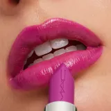MAC Cosmetics MACximal Sleek Satin Lipstick - Кремовая помада увлажняющая оттенок Violet Vapor, 3 g — фото 4